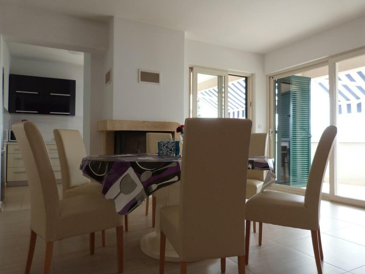 Maria Apartments Starigrad Paklenica Extérieur photo